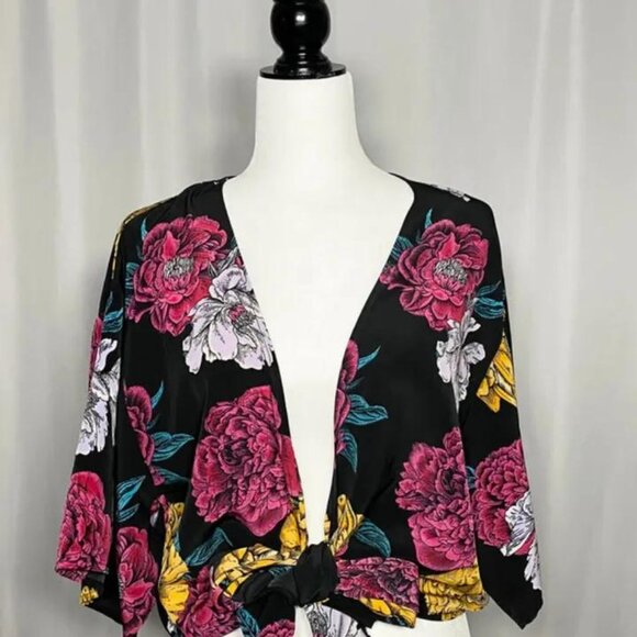 Pretty floral cover up/blouse. - Picture 11 of 11